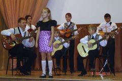 Ансамбль гитаристов младших классов ДШИ №3 (рук. Канаматов Р.М.)	